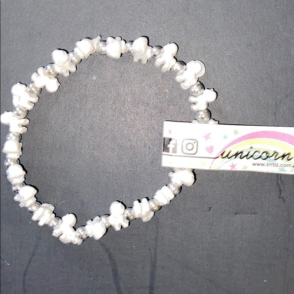 😊FREE😊W/ $15 Purxhase - NWT  Disney brand bracelets - A TOTAL OF 5 - Picture 4 of 6